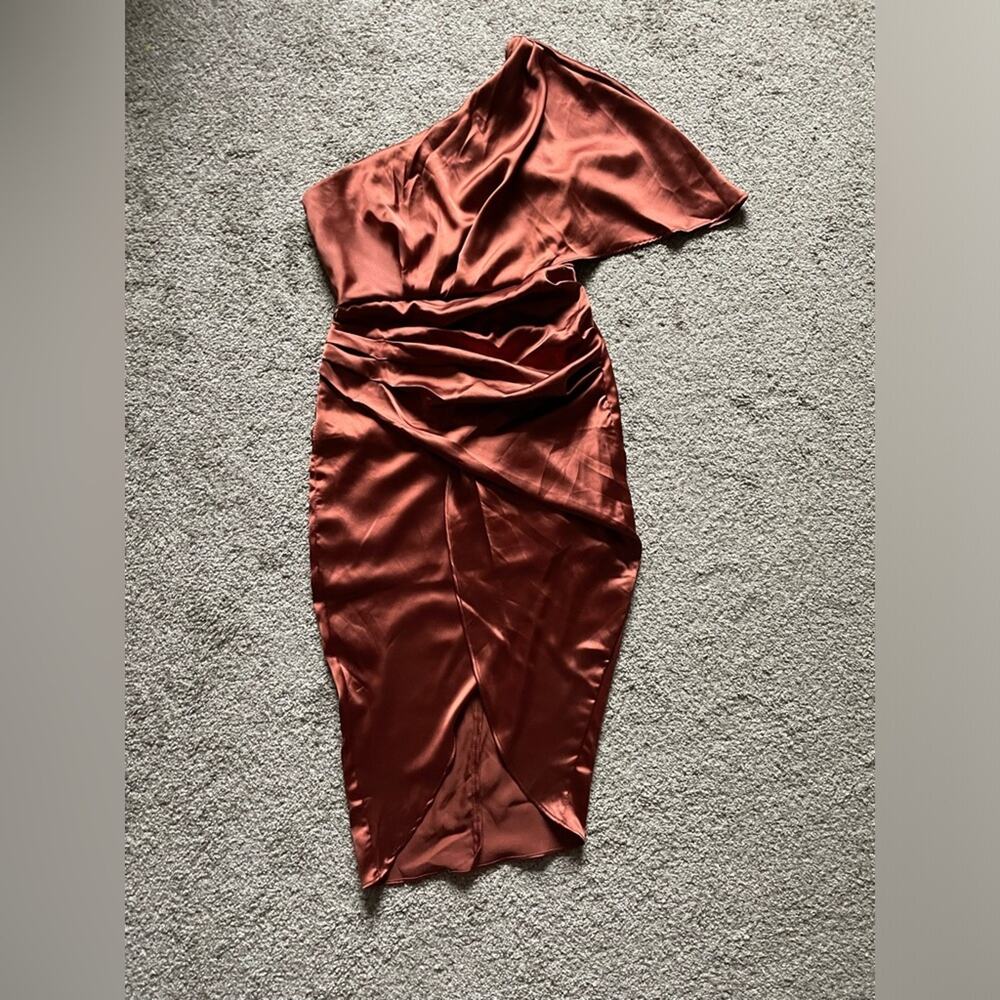 DO+BE One Shoulder Asymmetrical Medium Copper Satin Midi dress Medium